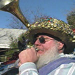 <b>Horn hatter!</b>